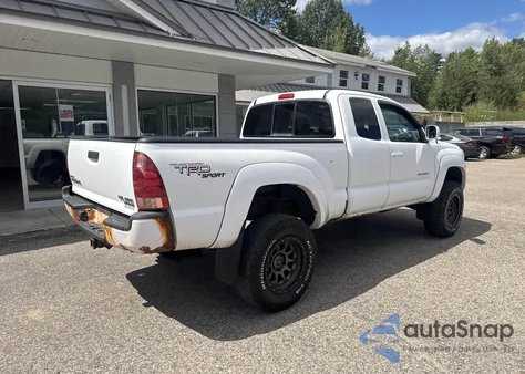 2008 Toyota Tacoma Access Cab z USA, uszkodzony, nr VIN 5TEUU42N68Z472835